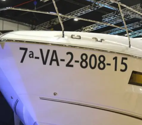 Vinilo matrícula para embarcaciones | Adhesivo homologado resistente al agua